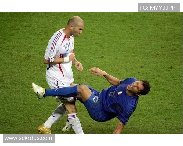 打造足球传奇时刻，解析球星成长历程与精彩瞬间