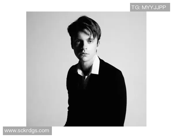 法国足球天才少女继承父亲足球基因挑战顶级赛场