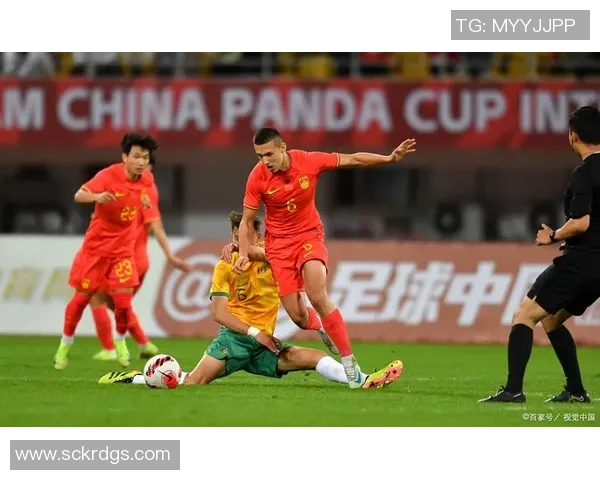 直接踢向日本足球的中国球星是谁他如何影响了两国足球关系