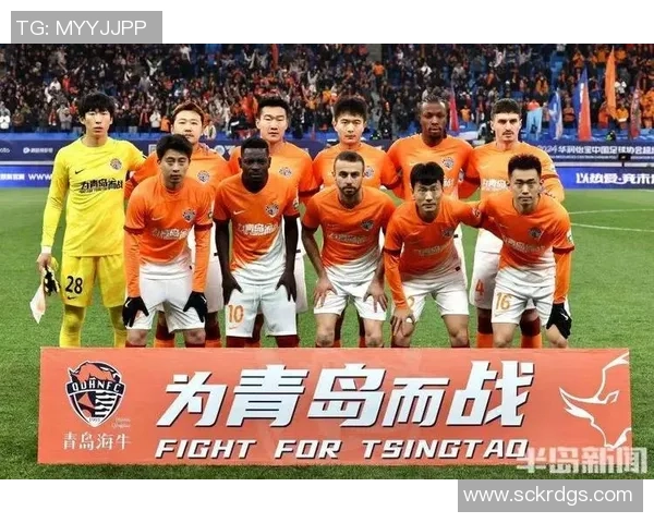 现役足球巨星同框合影 展现顶级球员荣耀与风采