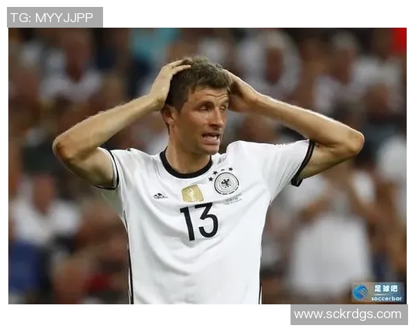 足球传奇风采集:全球顶级球星经典瞬间绘画展 足球传奇风采集:全球顶级球星经典瞬间绘画展