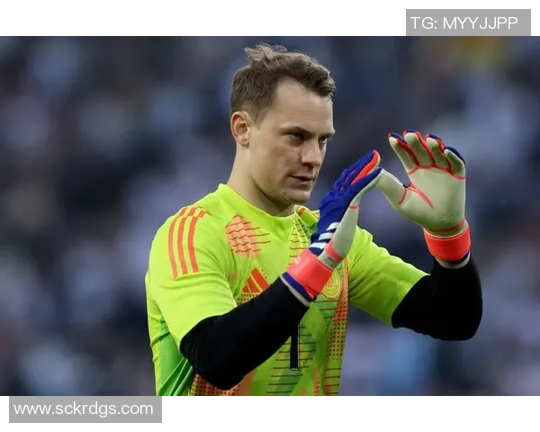 足球明星腿部受伤引发关注 恢复过程或将影响赛季表现